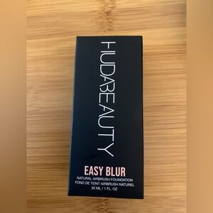 New Hudabeauty easy blur foundation